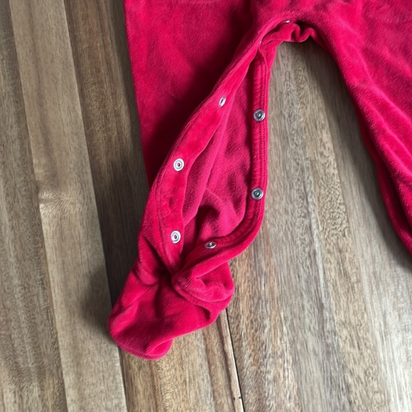 Ralph Lauren Holiday Pajamas - Set of 2 - Picture 4 of 13